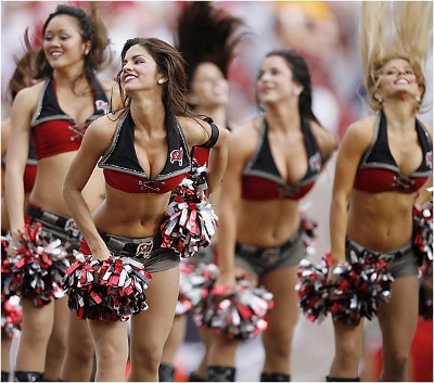 NFL---Bucs-cheer-nfl-cheerleaders-298699_580_512 (400x353).jpg